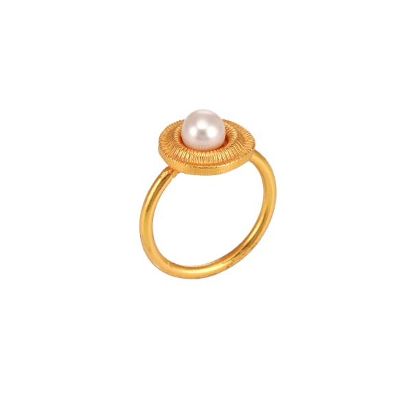 Ring made from brass, goldplated, pearl